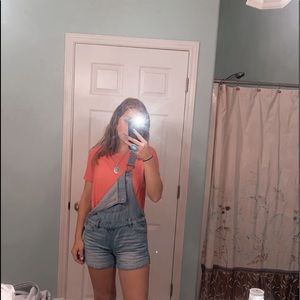 Meet your Posher, Alexis